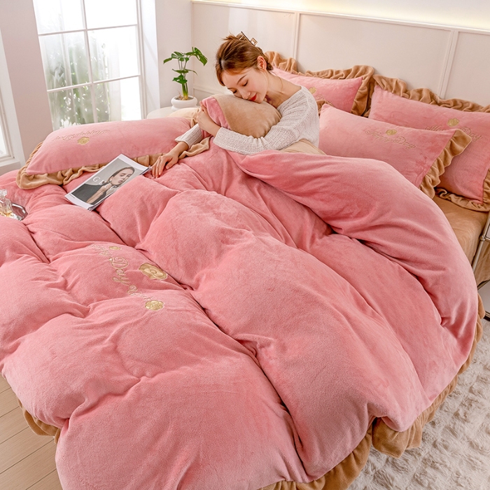 91家纺网 家纺一手货源 找家纺 （总）梦喜妮 2024新款高克重韩版纯色绣花刺绣牛奶绒四件套