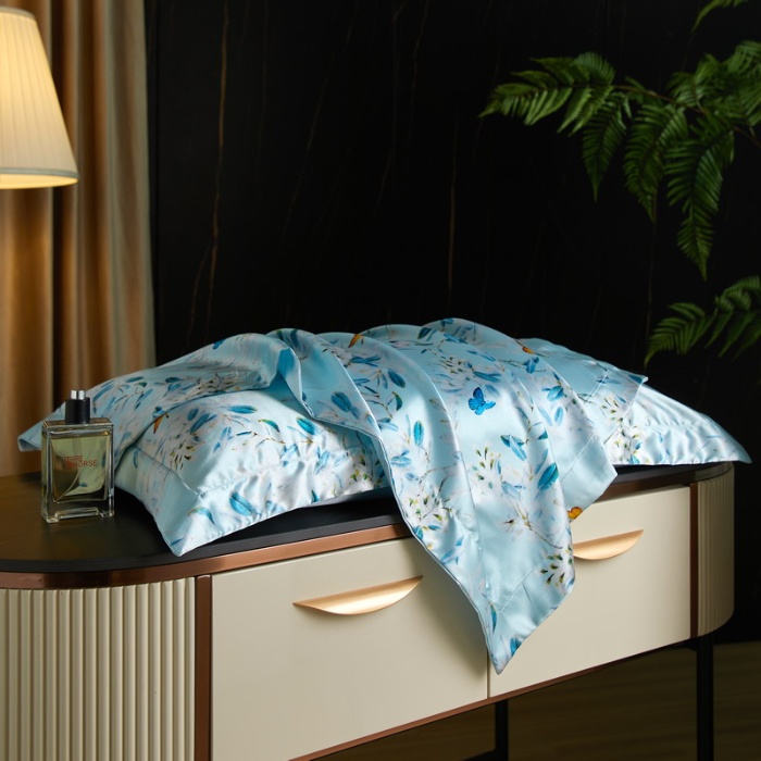 91家纺网 家纺一手货源 找家纺 黄鹂鸟 2025新款高端轻奢丝滑裸睡丝绸印花水洗真丝天丝单品枕套 缤纷蝶梦