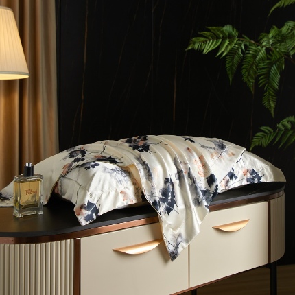 黄鹂鸟 2025新款高端轻奢丝滑裸睡丝绸印花水洗真丝天丝单品枕套 雾里看花