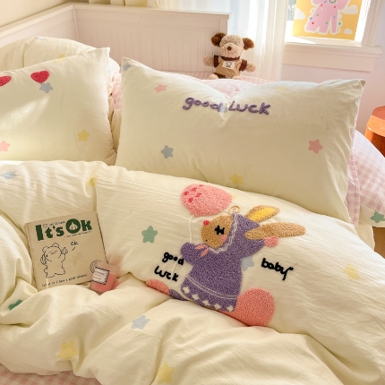 91家纺网 家纺一手货源 找家纺 （总）葡萄家 2025专版高克重超萌卡通格子双拼毛巾绣软糯糯水洗棉四件套