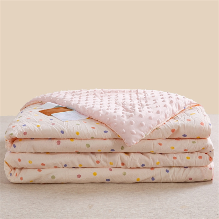 91家纺网 家纺一手货源 找家纺 米乐被业 2025新款水洗棉凉豆豆夏被 彩色波点