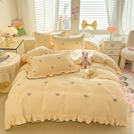 91家纺网 家纺一手货源 找家纺 （总）苏米娜2025春夏新品韩版超柔水洗棉蝴蝶结刺绣针织棉双层纱纯棉棉麻全棉小香风公主风床裙款四件套