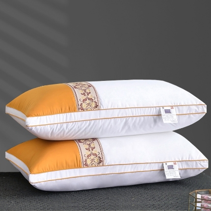 91家纺网 家纺一手货源 找家纺 	兴丝露枕芯 拼色立体羽丝绒枕 刺绣羽丝枕 双边立体枕芯 成人枕头