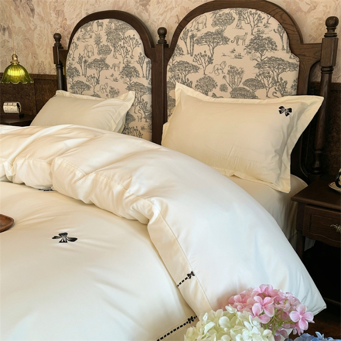 91家纺网 家纺一手货源 找家纺 （总）庭笙 2025新款小香风满版刺绣蝴蝶小清新四件套—黑巧可可