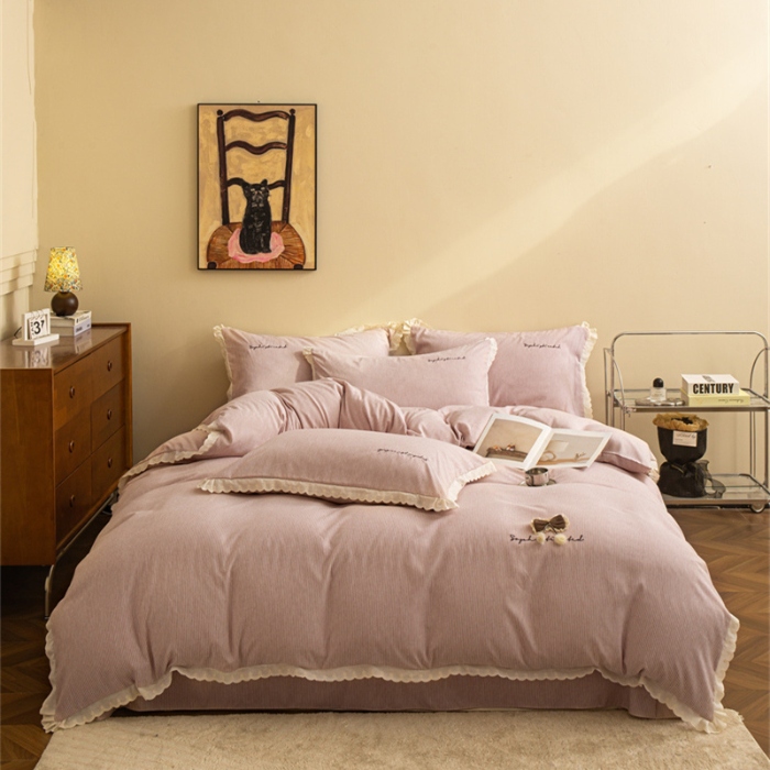 91家纺网 家纺一手货源 找家纺 （总）庭笙 2025新款无印.色织条纹少女韩式小花边简约条纹四件套