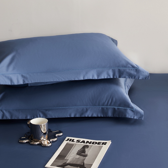 91家纺网 家纺一手货源 找家纺 2025年新款100支纯棉长绒棉全棉贡缎纯色枕套 宝石蓝