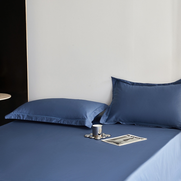 91家纺网 家纺一手货源 找家纺 2025年新款100支纯棉长绒棉全棉贡缎纯色枕套 宝石蓝