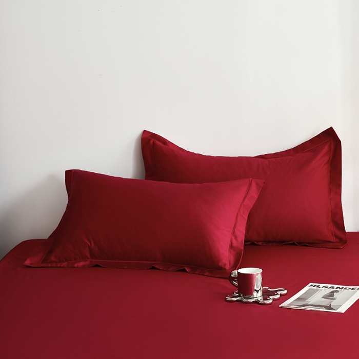 91家纺网 家纺一手货源 找家纺 2025年新款100支纯棉长绒棉全棉贡缎纯色枕套 贵族红