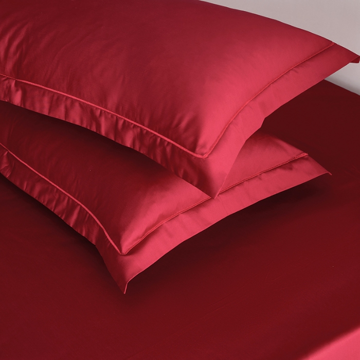 91家纺网 家纺一手货源 找家纺 2025年新款100支纯棉长绒棉全棉贡缎纯色枕套 贵族红