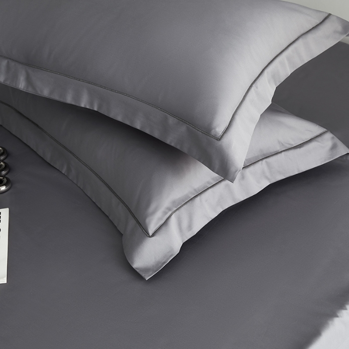 91家纺网 家纺一手货源 找家纺 2025年新款100支纯棉长绒棉全棉贡缎纯色枕套 气质灰