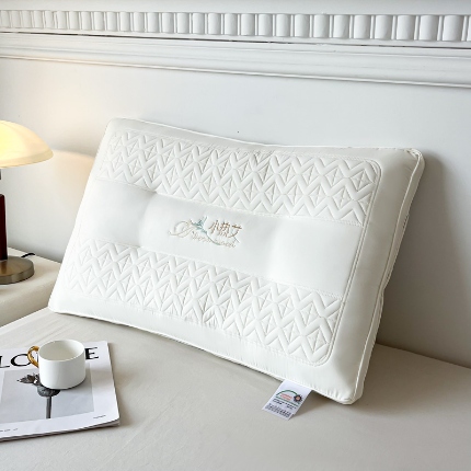 91家纺网 家纺一手货源 找家纺 （总）羽凡居 2025新款小热艾枕头枕头枕芯一