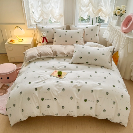 91家纺网 家纺一手货源 找家纺 源莱 2025新款直播TT棉提花水洗棉四件套 奶油草莓