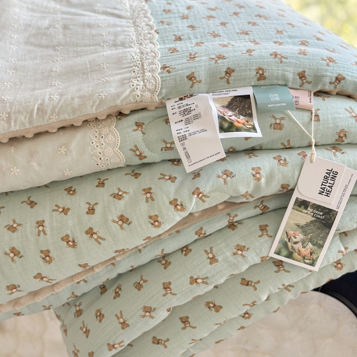 91家纺网 家纺一手货源 找家纺 （总）U被家纺 2025新款全棉婴儿皱皱纱布法式贴边豆豆被被子被芯