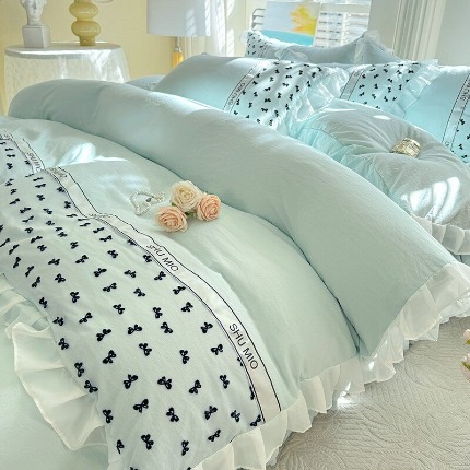 91家纺网 家纺一手货源 找家纺 （总）舒咪欧2025小清新公主风水洗棉四件套床裙款印花蕾丝花边小蝴蝶四件套