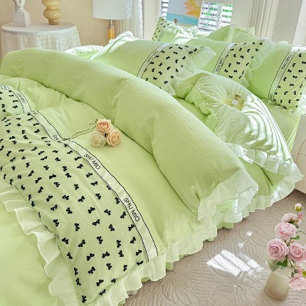 91家纺网 家纺一手货源 找家纺 （总）舒咪欧2025小清新公主风水洗棉四件套床裙款印花蕾丝花边小蝴蝶四件套