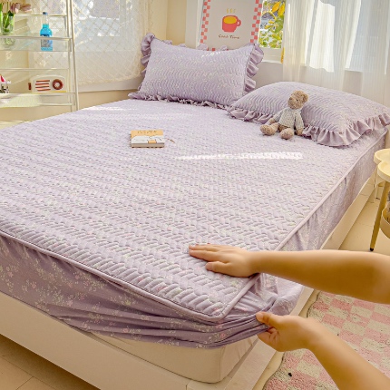 91家纺网 家纺一手货源 找家纺 （总）纽缦家纺 2025新款云朵提花双层纱夹棉绗缝床笠