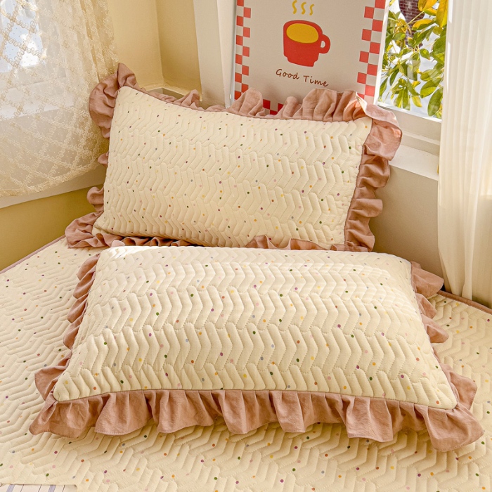 91家纺网 家纺一手货源 找家纺 纽缦家纺 2025新款云朵提花双层纱夹棉绗缝床笠 波点世界