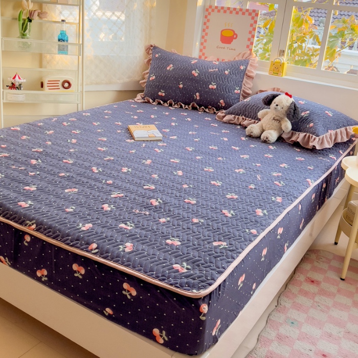 91家纺网 家纺一手货源 找家纺 纽缦家纺 2025新款云朵提花双层纱夹棉绗缝床笠 大吉大厘