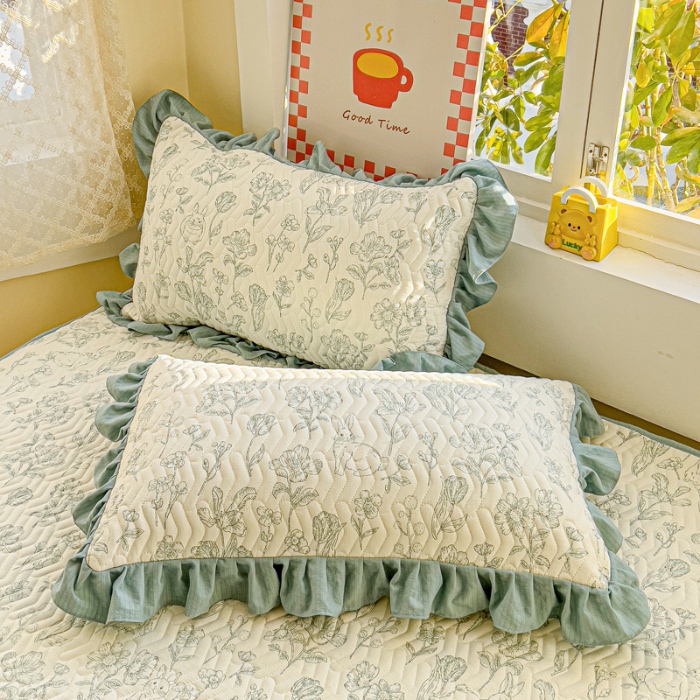 91家纺网 家纺一手货源 找家纺 纽缦家纺 2025新款云朵提花双层纱夹棉绗缝床笠 海像森林