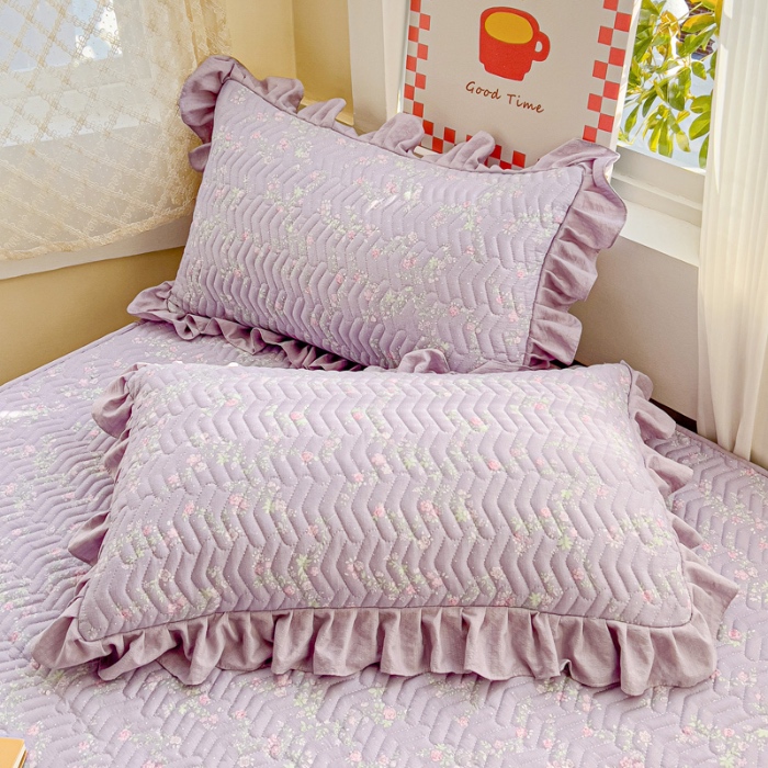 91家纺网 家纺一手货源 找家纺 纽缦家纺 2025新款云朵提花双层纱夹棉绗缝床笠 恋如青柠香