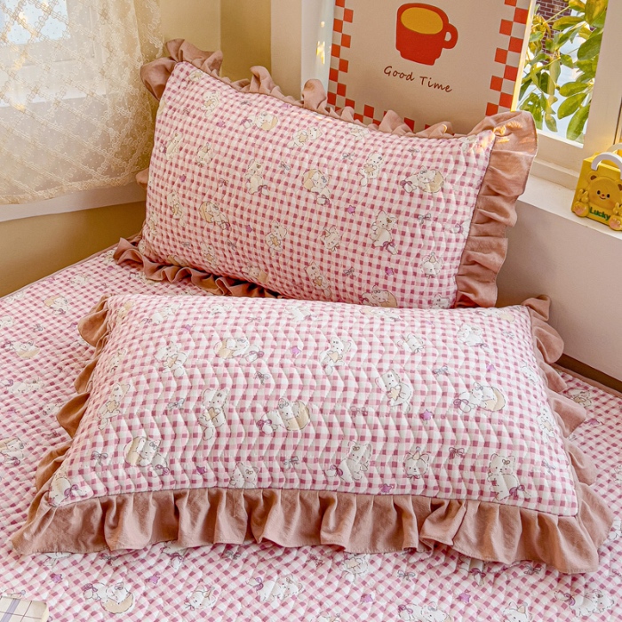 91家纺网 家纺一手货源 找家纺 纽缦家纺 2025新款云朵提花双层纱夹棉绗缝床笠 猫猫晚宴