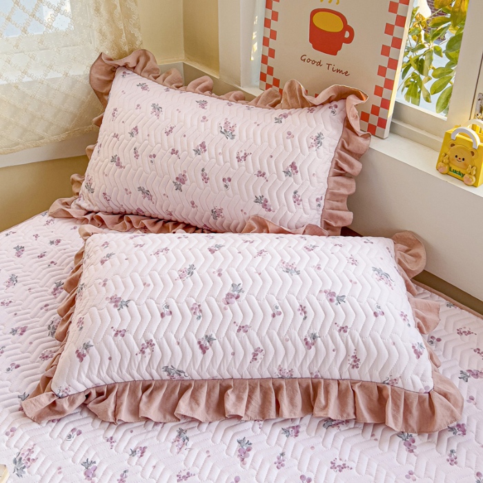 91家纺网 家纺一手货源 找家纺 纽缦家纺 2025新款云朵提花双层纱夹棉绗缝床笠 葡萄七分甜