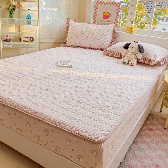 91家纺网 家纺一手货源 找家纺 纽缦家纺 2025新款云朵提花双层纱夹棉绗缝床笠 小鸥鸥