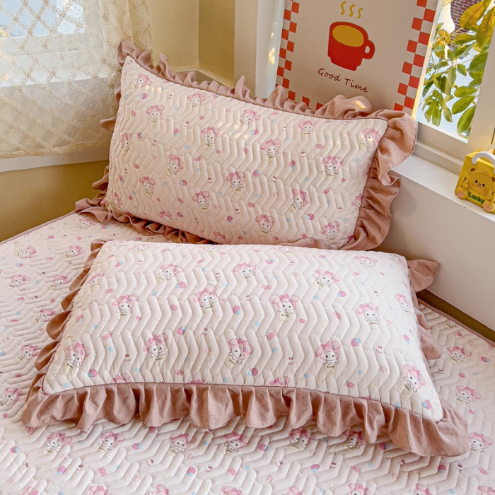 91家纺网 家纺一手货源 找家纺 纽缦家纺 2025新款云朵提花双层纱夹棉绗缝床笠 小鸥鸥