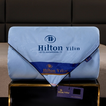 91家纺网 家纺一手货源 找家纺 2025新款化纤被磨毛压花夏凉被春秋被冬被