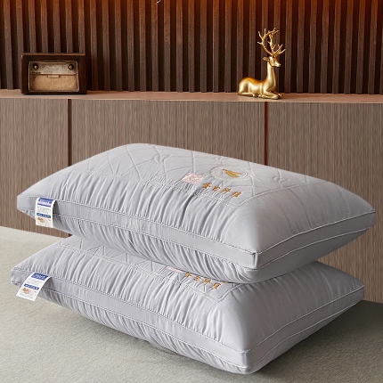 91家纺网 家纺一手货源 找家纺 兴丝露枕芯 大豆蛋白纤维枕 绣花枕 羽丝枕 立体枕 双边枕