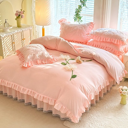 91家纺网 家纺一手货源 找家纺 （总）芭比蔓家纺 2025新款夹棉床裙四件套-花海系列