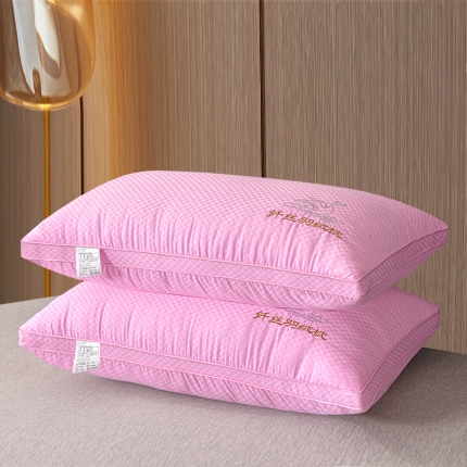 91家纺网 家纺一手货源 找家纺 兴丝露枕芯 全棉缎格纤丝枕 双边枕 立体枕 成人枕头 羽丝枕