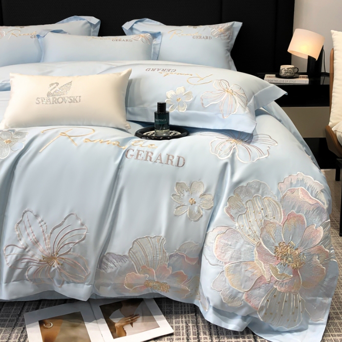 91家纺网 家纺一手货源 找家纺 春夏新款50*50S贡缎长绒棉刺绣四件套高档礼盒纯棉床单床笠 蒂芙尼蓝-花漾-贡缎长绒棉