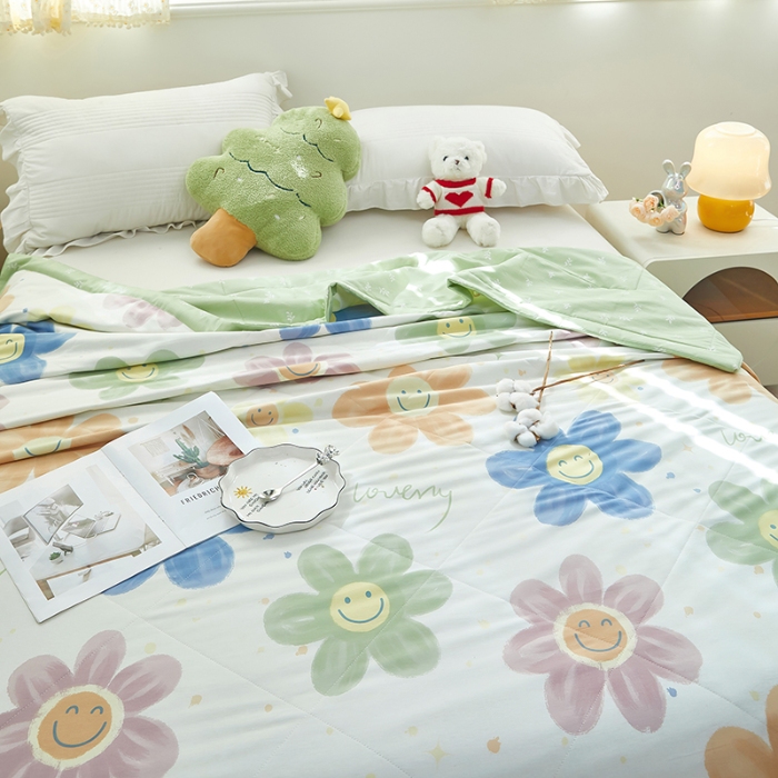 91家纺网 家纺一手货源 找家纺 美之润2025新款A类全棉印花夏被空调被夏凉被 微笑芭莎