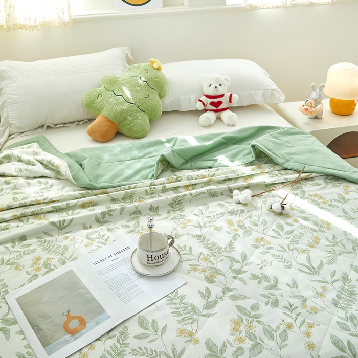 91家纺网 家纺一手货源 找家纺 美之润2025新款A类全棉印花夏被空调被夏凉被 叶伴花开