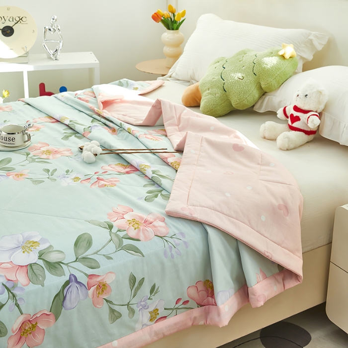 91家纺网 家纺一手货源 找家纺 美之润2025新款A类全棉印花夏被空调被夏凉被 云想花容(绿)