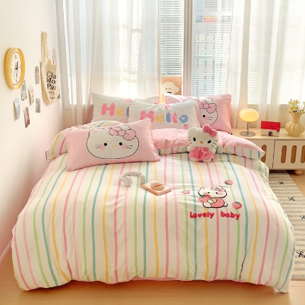 91家纺网 家纺一手货源 找家纺 格真 2025新款亲肤舒适云朵棉毛巾绣四件套 草莓猫咪