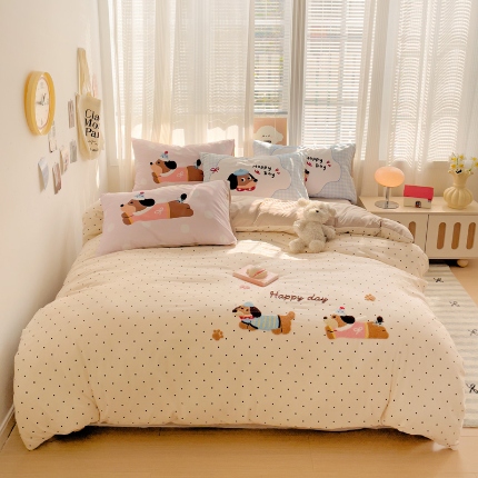 91家纺网 家纺一手货源 找家纺 格真 2025新款亲肤舒适云朵棉毛巾绣四件套 腊肠狗