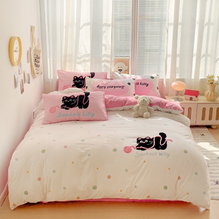 91家纺网 家纺一手货源 找家纺 格真 2025新款亲肤舒适云朵棉毛巾绣四件套 甜酷猫