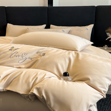 91家纺网 家纺一手货源 找家纺 （总）2025新款 专版花型 A类 精工刺绣款高克重云朵亲肤棉四件套--蝶舞