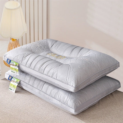 91家纺网 家纺一手货源 找家纺 兴丝露枕芯 大豆枕 全棉羽丝枕 绣花枕 护颈枕 成人立体双边枕头