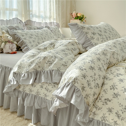 91家纺网 家纺一手货源 找家纺 （总）忘忧草 2025新款全棉133*72纯棉小清新床裙花边四件套