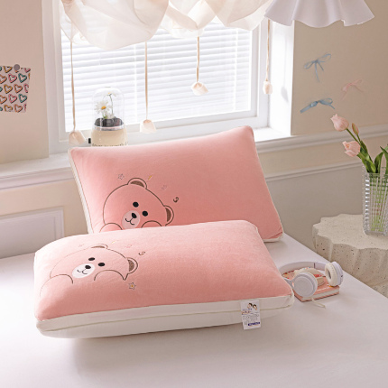 91家纺网 家纺一手货源 找家纺 亦帆枕芯 2025新款宝宝绒小熊枕 中枕/只