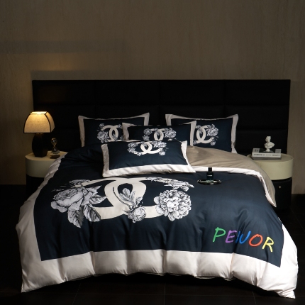 91家纺网 家纺一手货源 找家纺 花沐 2025新款轻奢潮牌亲肤棉纯棉四件套 黑香花