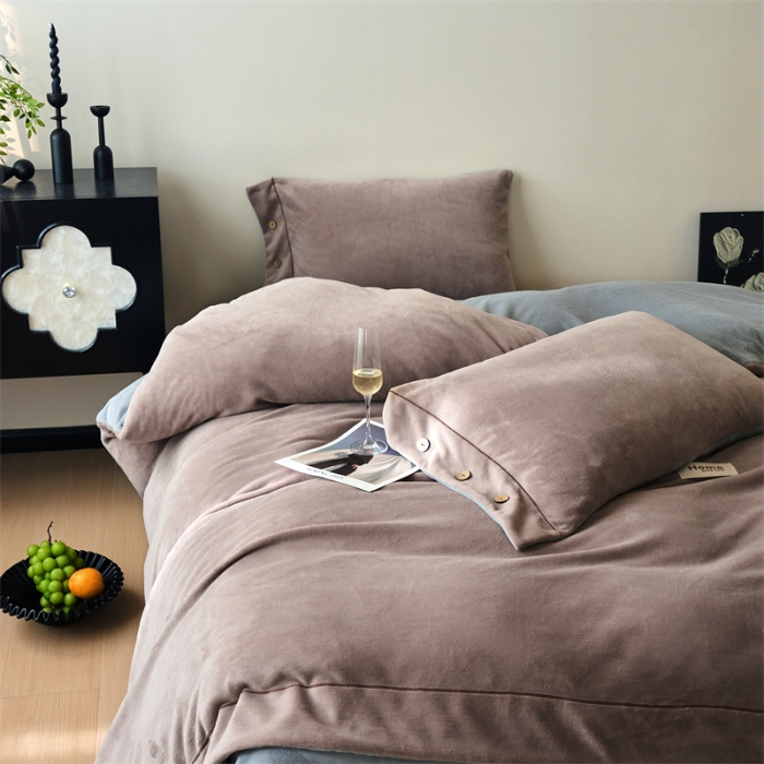 91家纺网 家纺一手货源 找家纺 （总）兰紫橙家纺 2025新款纯色牛奶绒纽扣款四件套