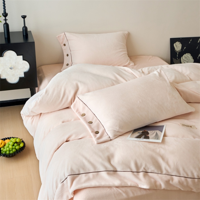 91家纺网 家纺一手货源 找家纺 （总）兰紫橙家纺 2025新款纯色牛奶绒纽扣款四件套