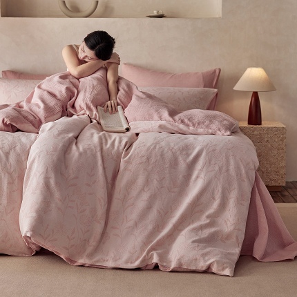 91家纺网 家纺一手货源 找家纺 （总）艾咪-Amy ntmy 2025新款全棉立体浮雕提花双层纱四件套-流风余韵