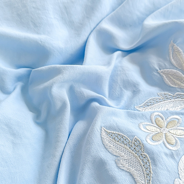 91家纺网 家纺一手货源 找家纺 2025韩版法式公主风水洗棉立体花绣花床盖款四件套蕾丝床盖款夏被四件套  玛奇朵—婴儿蓝 