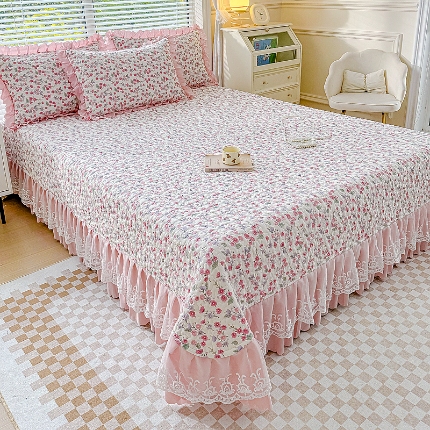 91家纺网 家纺一手货源 找家纺 （总）佰诗特 2025A类双层纱水洗棉麻床盖四件套 夹棉印花花边床盖三件套加厚床裙