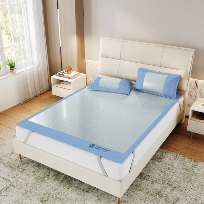 91家纺网 家纺一手货源 找家纺 （总）爱宝被业 2025新款冰丝凉席刺绣款